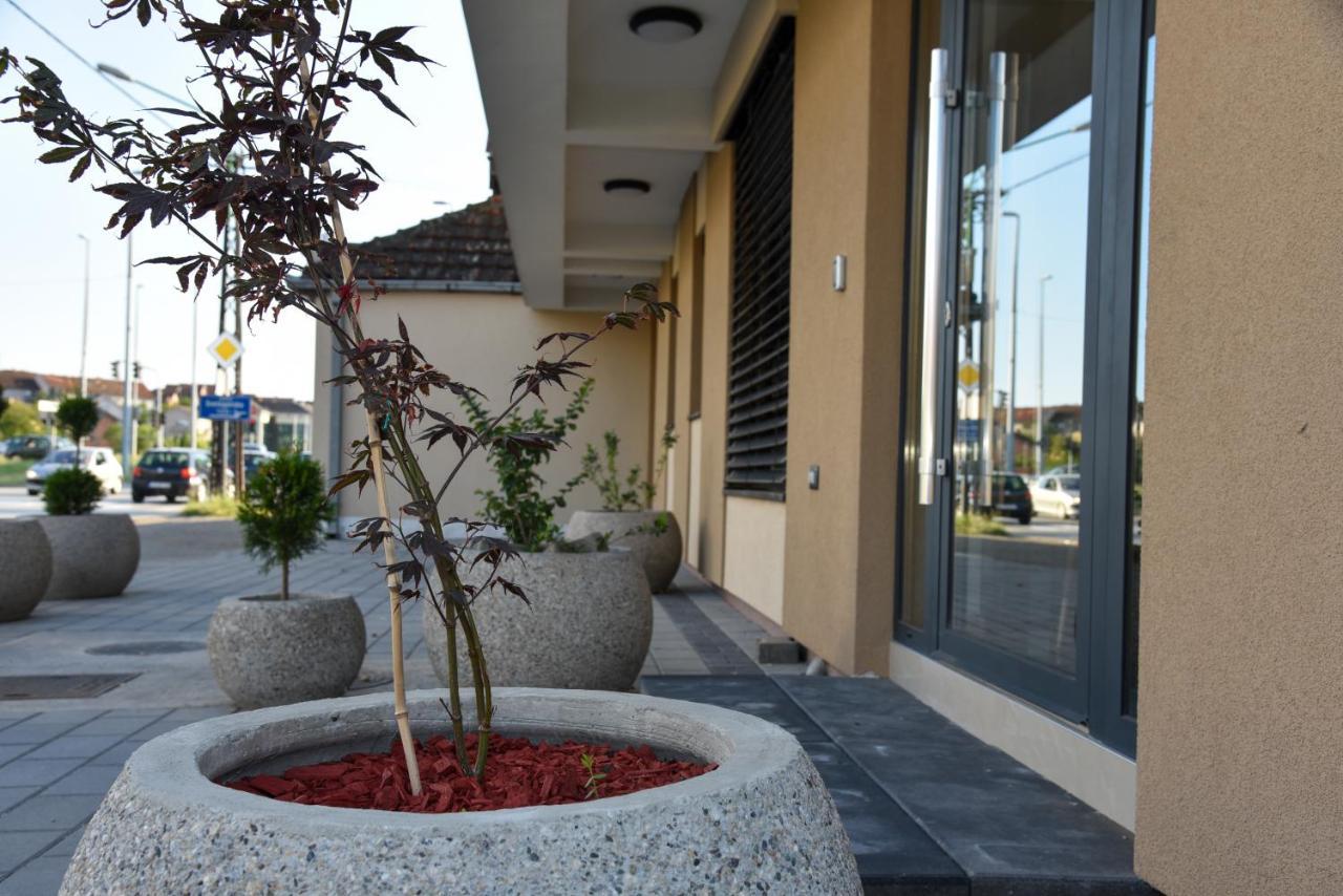 Merak Rooms & Caffe Bar Šabac Exterior foto
